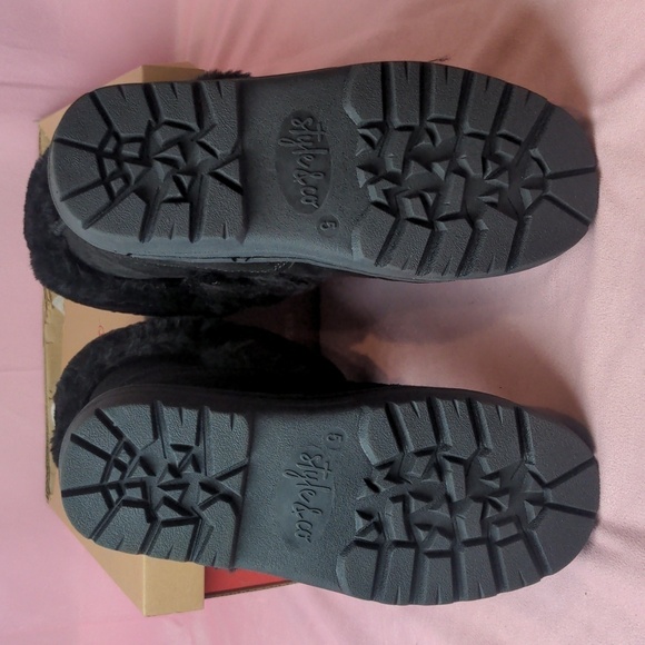 Style & Co Genuine Suede Fluffy Black Witty Black  Boots size 5 - Picture 6 of 8